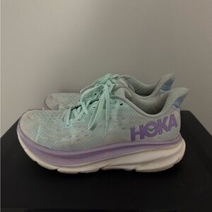 Hoka One One Clifton 9 Shoes - mint and purple